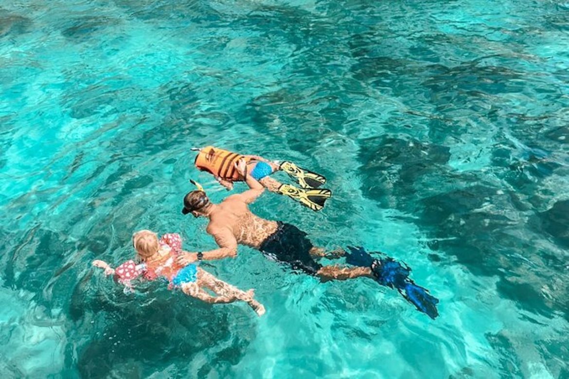 an-amazing-experience-with-octopus-oman-snorkeling-tour-at-daymaniyat-islands